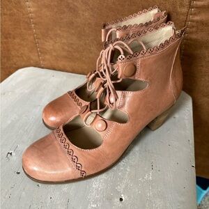 CASTA | Apolina heeled leather sandal | 39